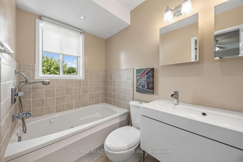 1329 Whiffletree Mississauga,ON L5N 7R1 — Photo 24
