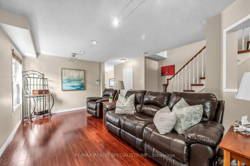 1329 Whiffletree Mississauga,ON L5N 7R1 — Photo 9