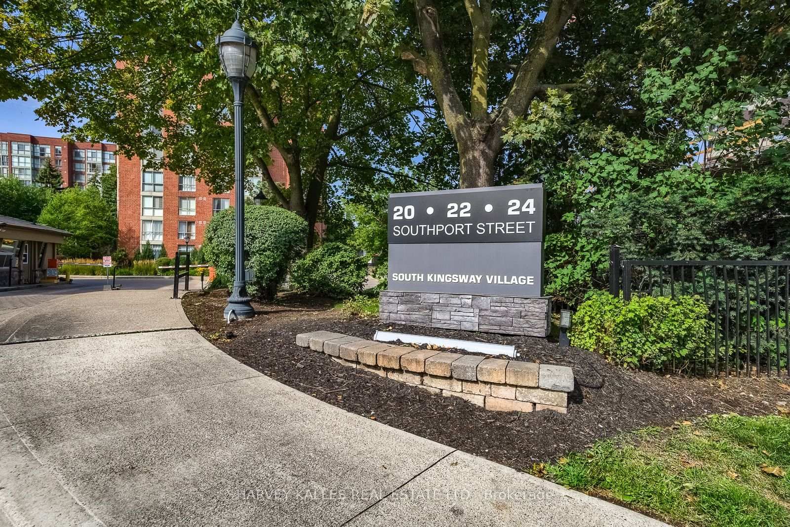 20 Southport Street • #521 • Toronto, ON photo 4