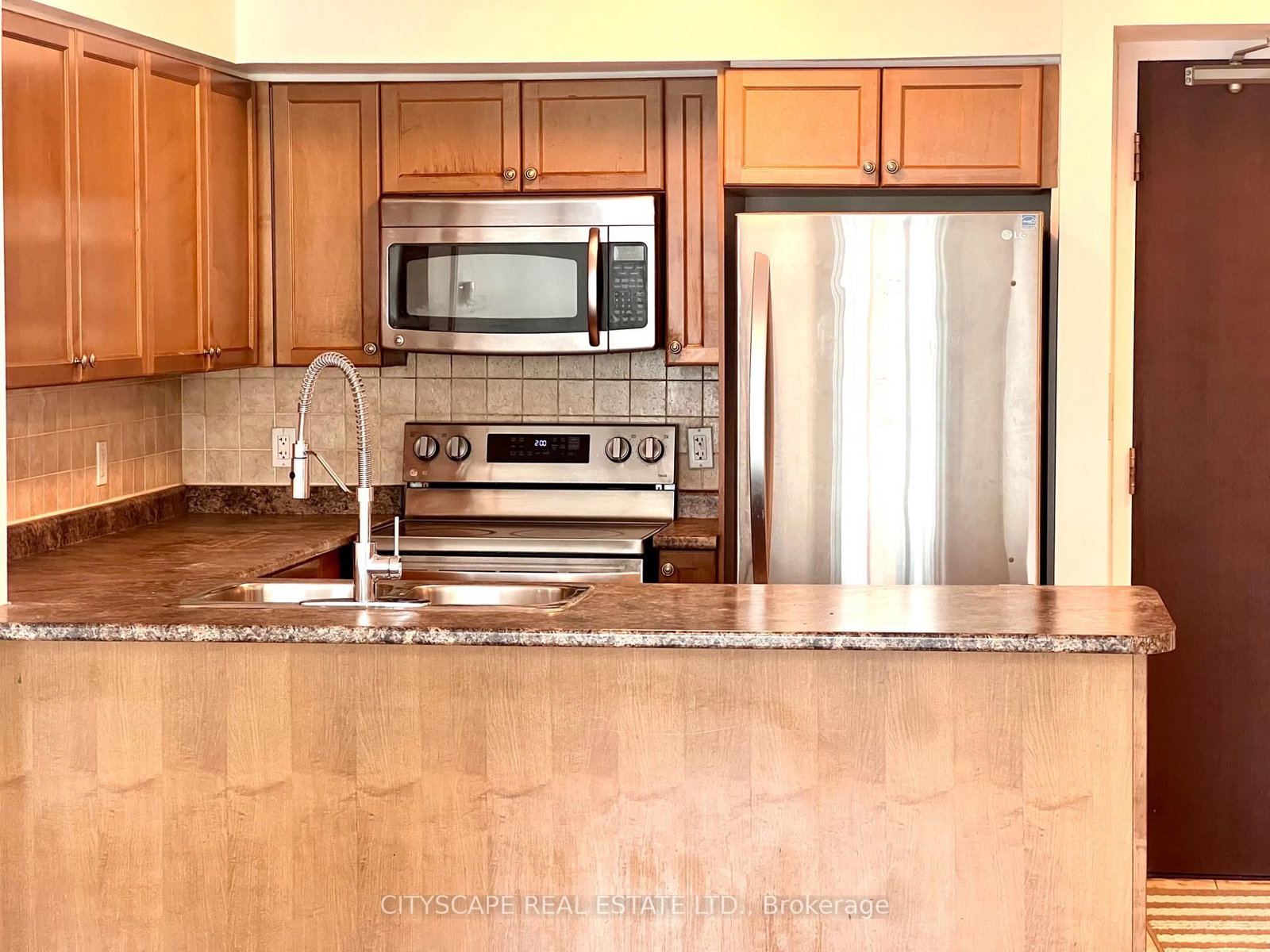 335 Rathburn Road • #1808 • Mississauga, ON photo 3