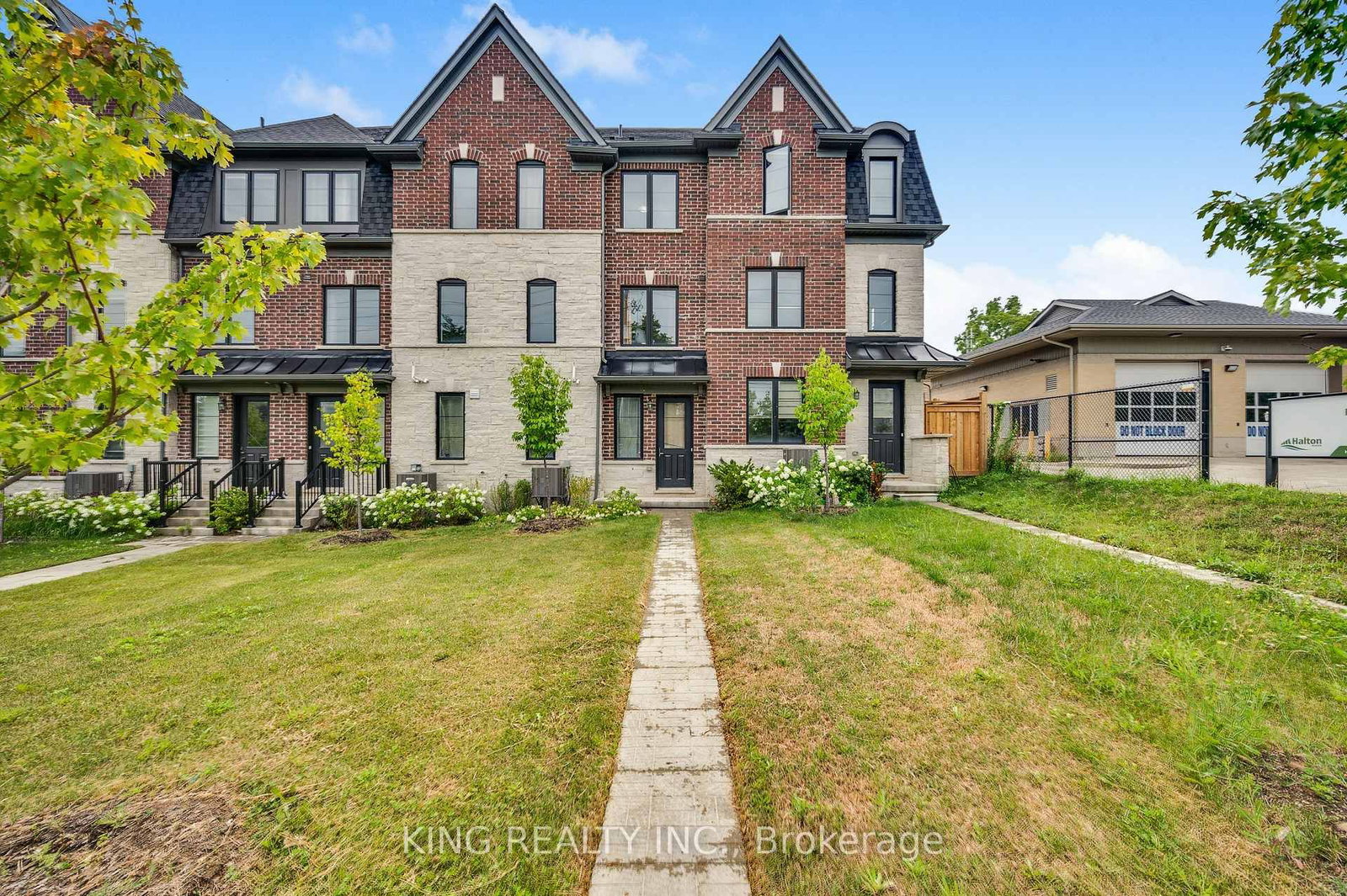 1443 National Common • Burlington, ON photo 38