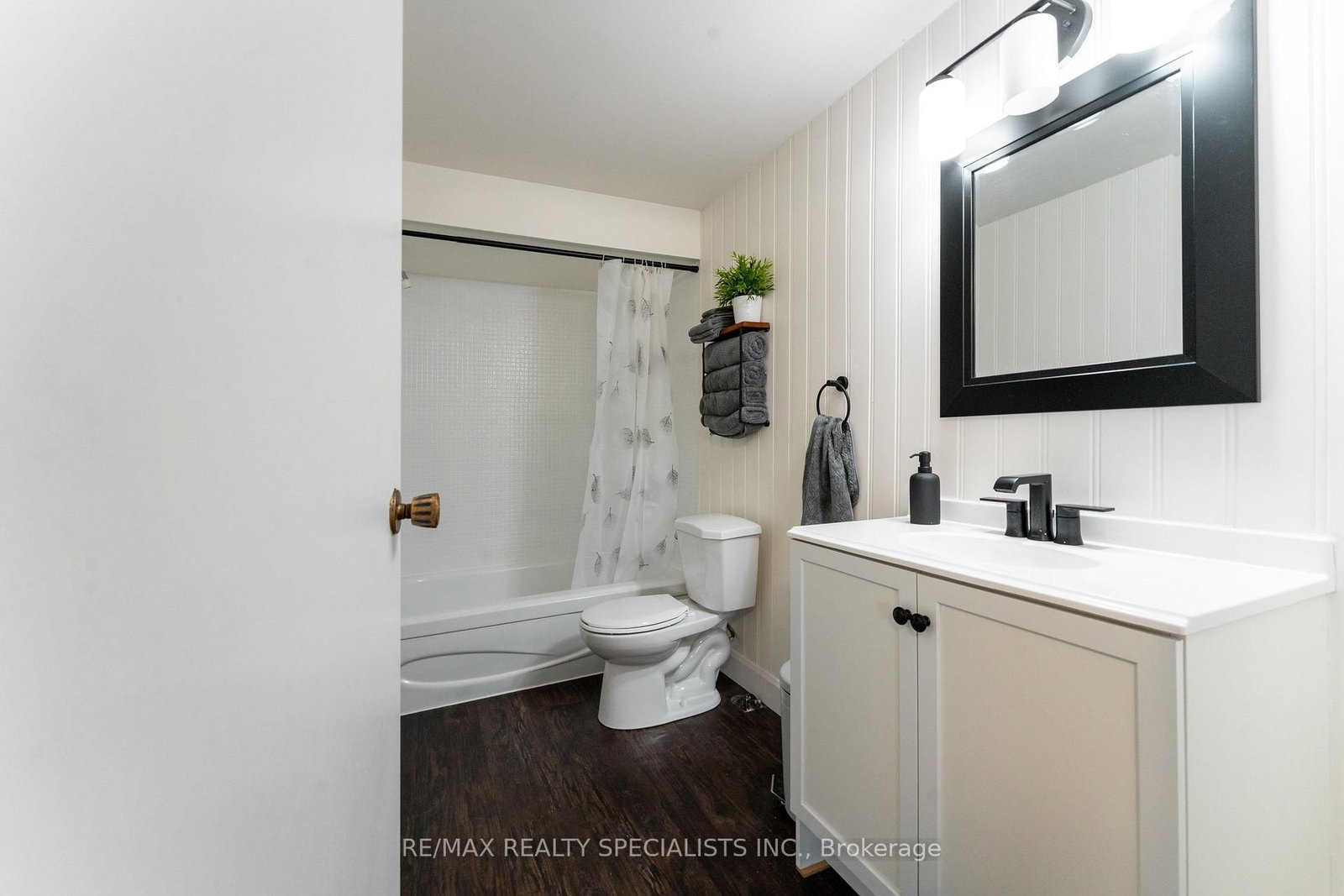 1319 Sherwood Court • Burlington, ON photo 32