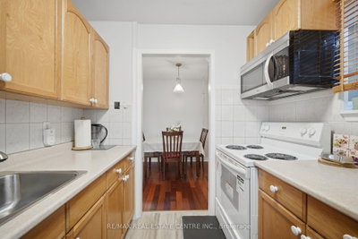 71 Sultan Pool Drive • Toronto, ON photo 8