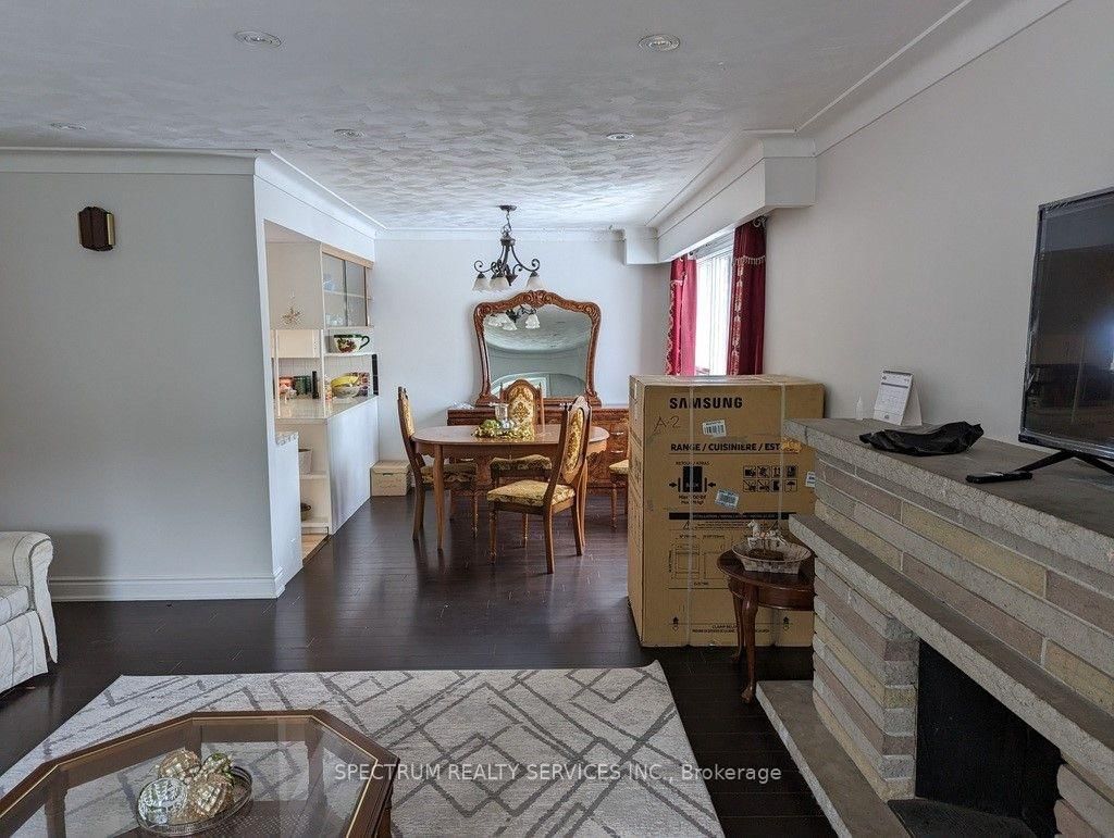 5006 Derry Road W, Burlington 2