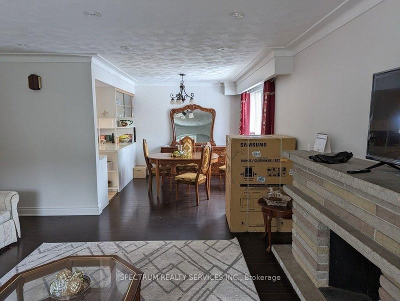 5006 Derry Road W
