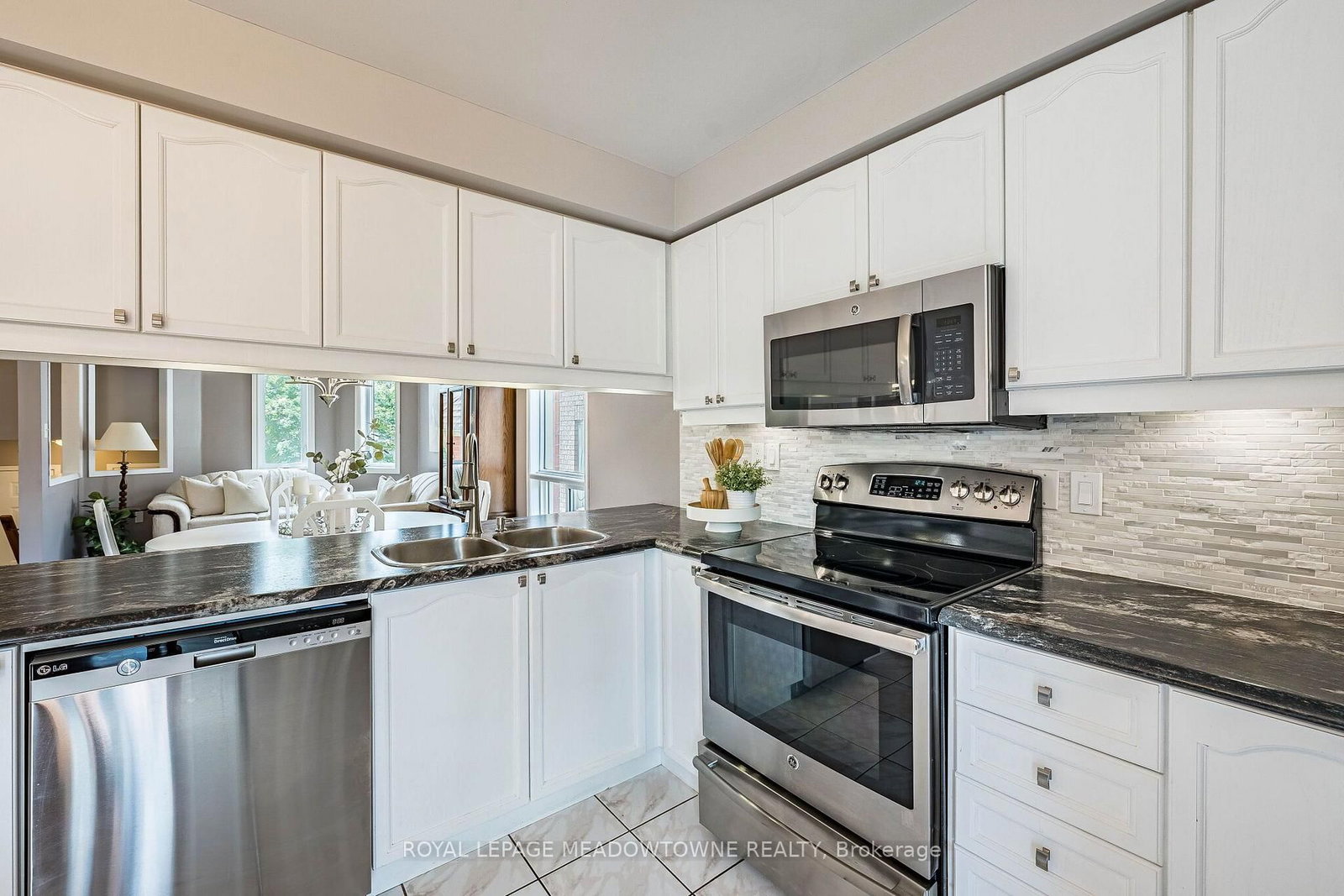 89 Standish Street • Halton Hills, ON photo 13