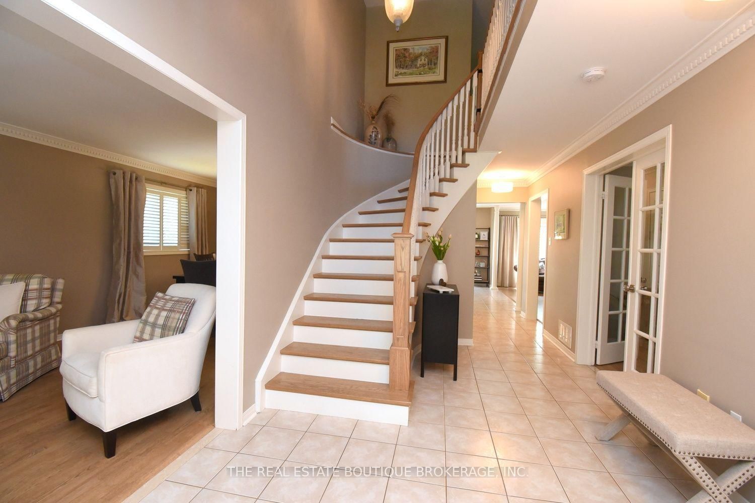 470 Amanda Crescent • Burlington, ON photo 6