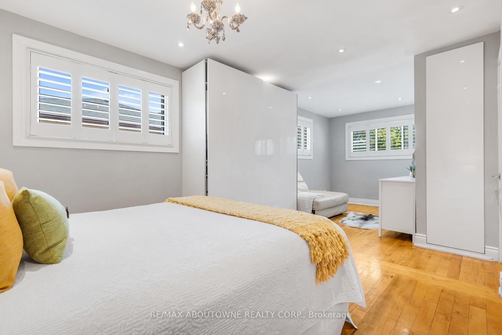 547 Pinegrove Road • Oakville, ON photo 17