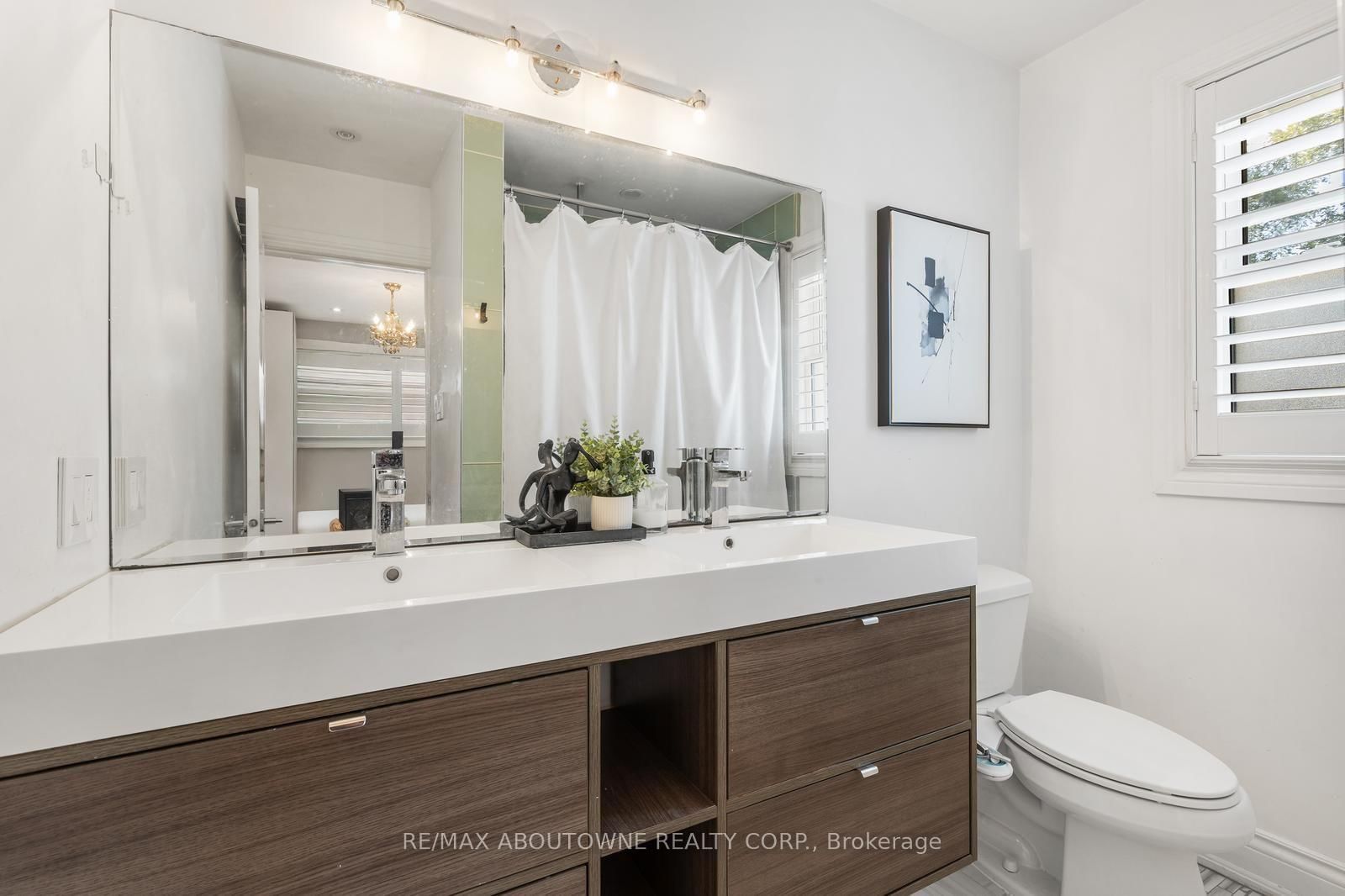 547 Pinegrove Road • Oakville, ON photo 19