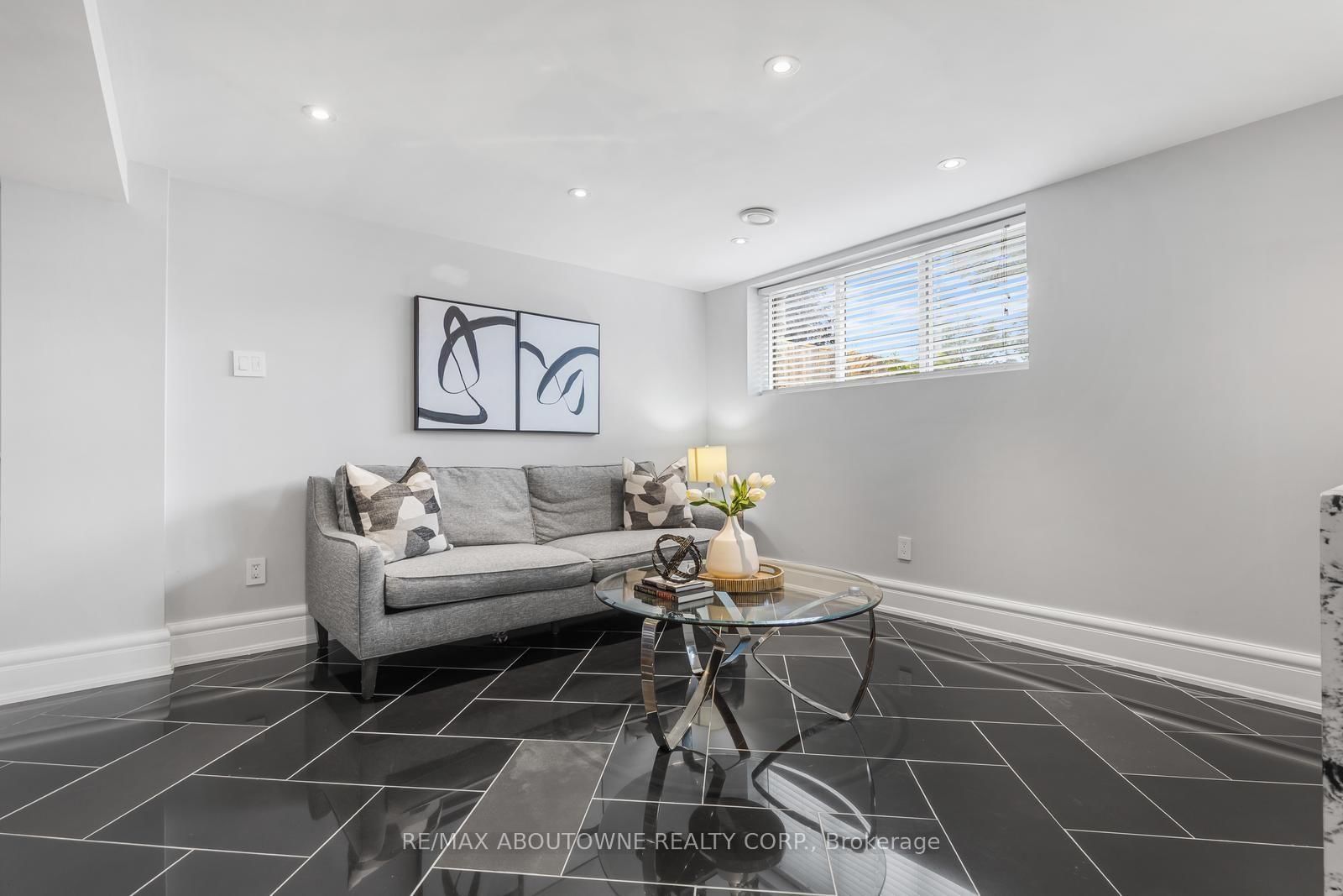 547 Pinegrove Road • Oakville, ON photo 23
