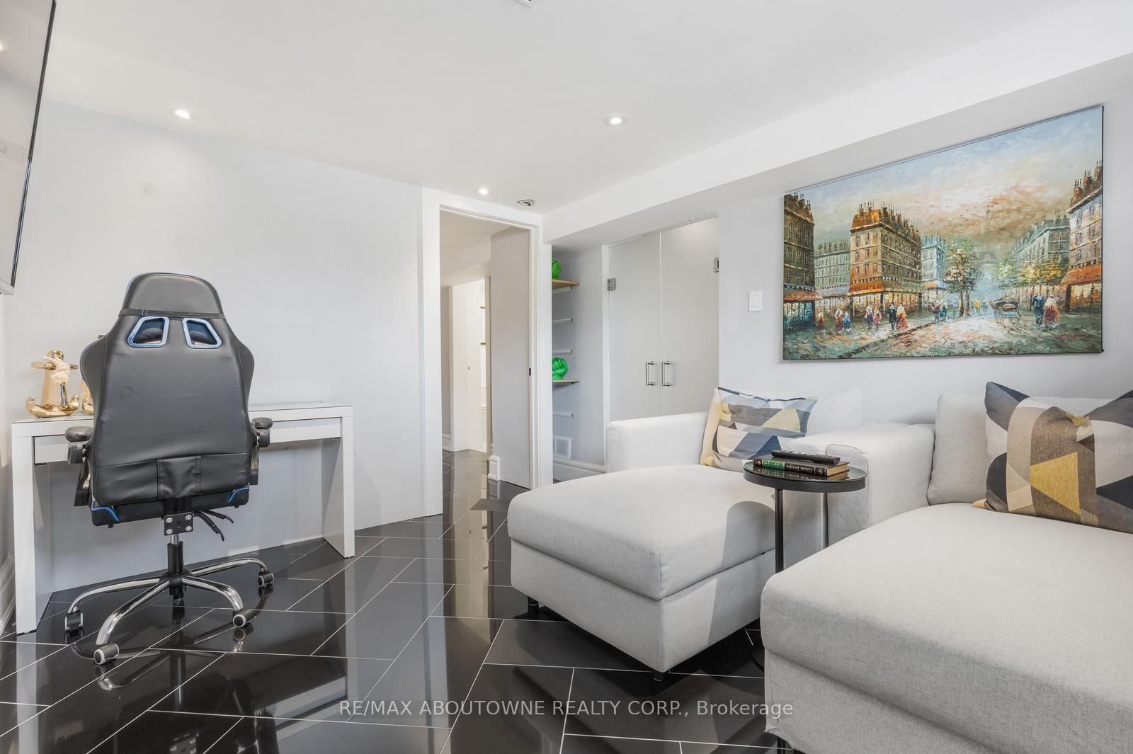 547 Pinegrove Road • Oakville, ON photo 25