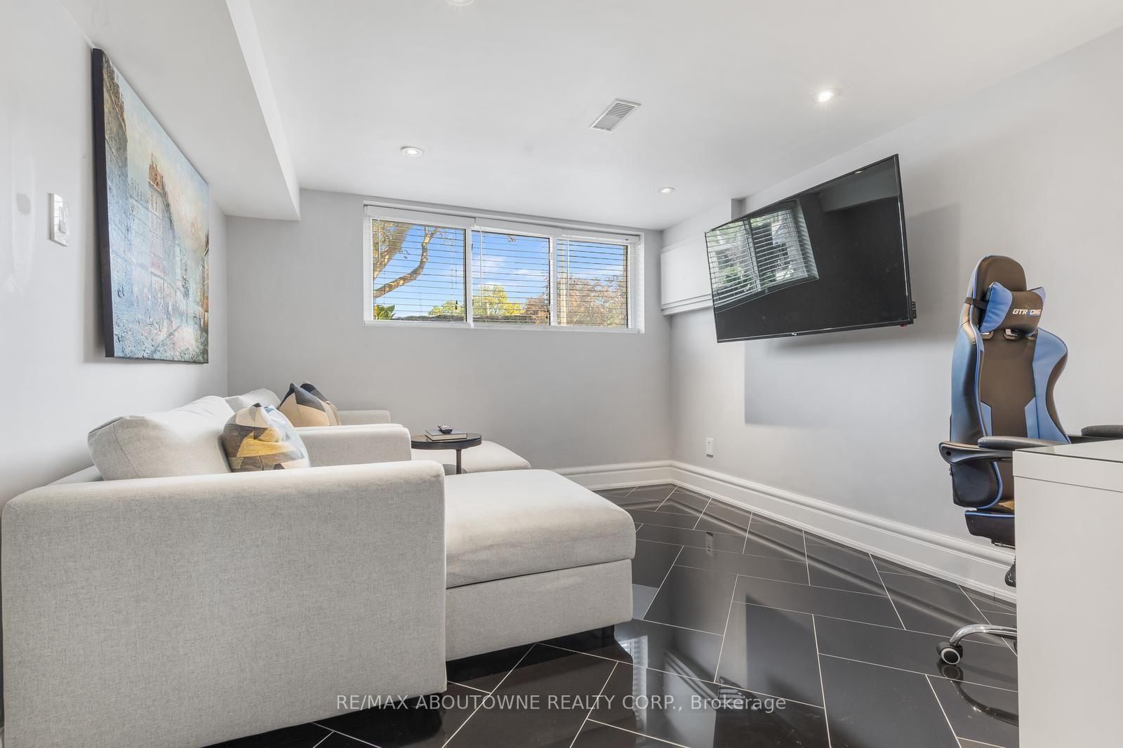 547 Pinegrove Road • Oakville, ON photo 26