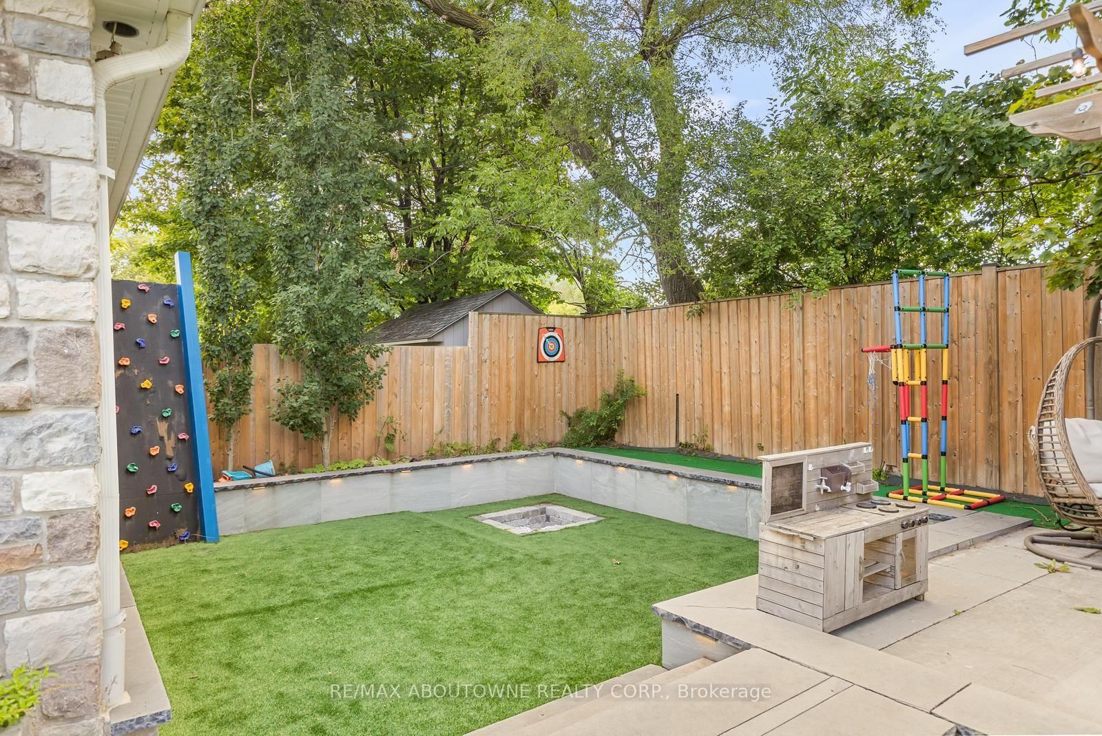 547 Pinegrove Road • Oakville, ON photo 36