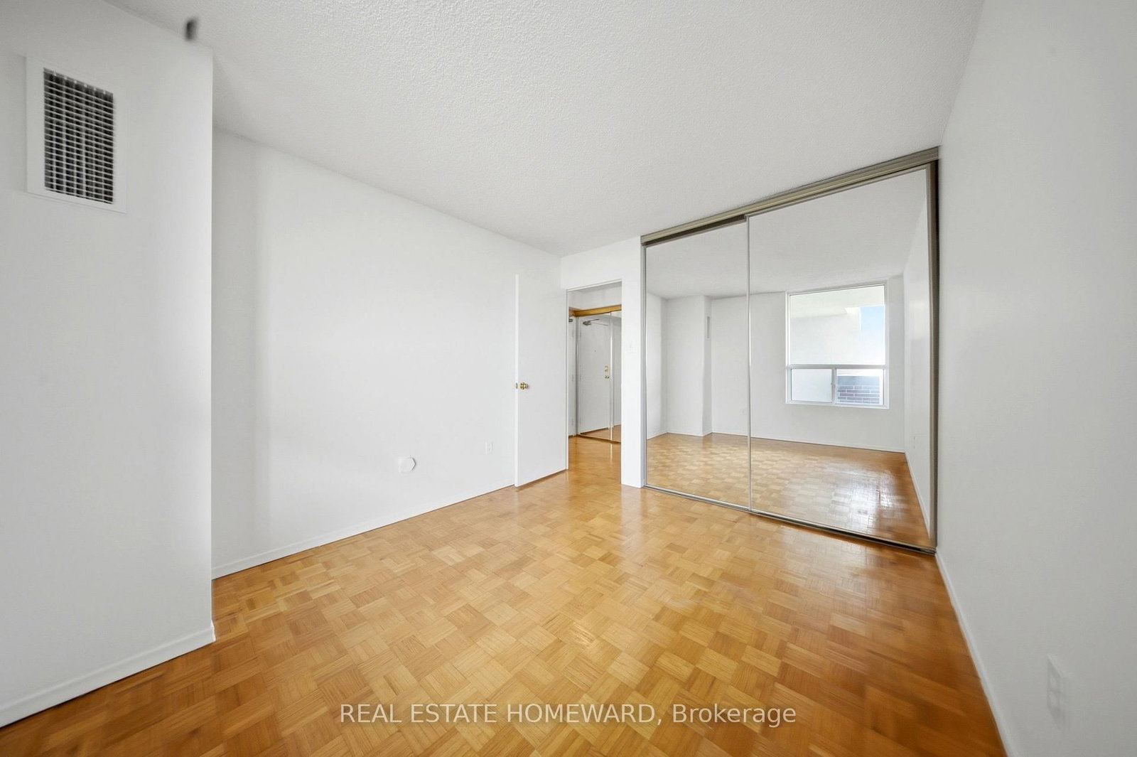 1515 Lakeshore Road E • #1505 • Mississauga, ON photo 13