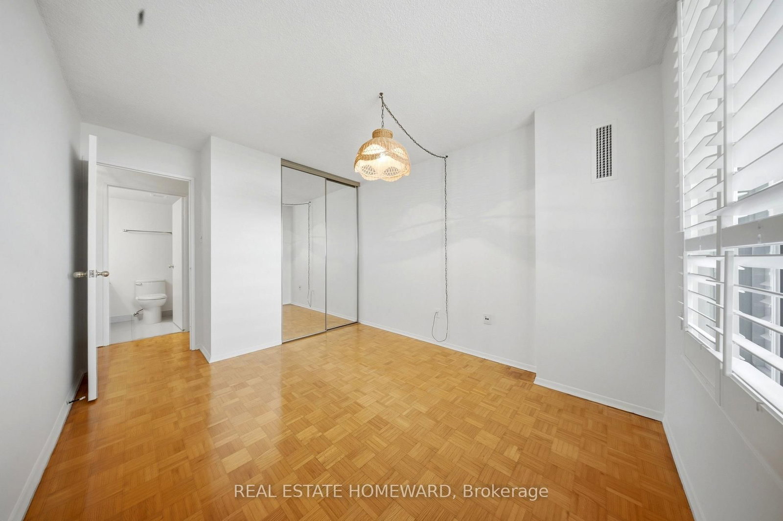 1515 Lakeshore Road E • #1505 • Mississauga, ON photo 15