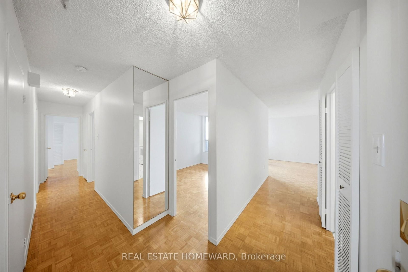 1515 Lakeshore Road E • #1505 • Mississauga, ON photo 4