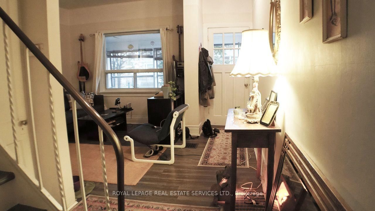 2 Saint Marks Road • Toronto, ON photo 5