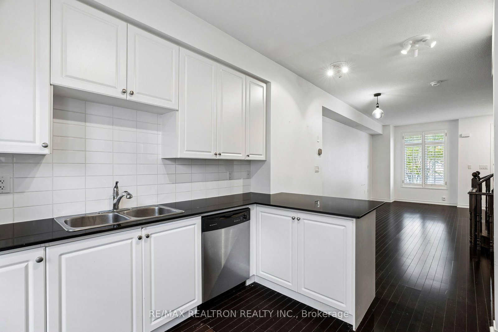97 The Queensway • #35 • Toronto, ON photo 18
