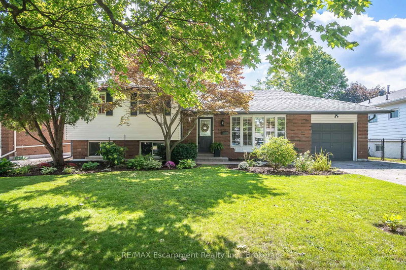 5410 Clive Crescent