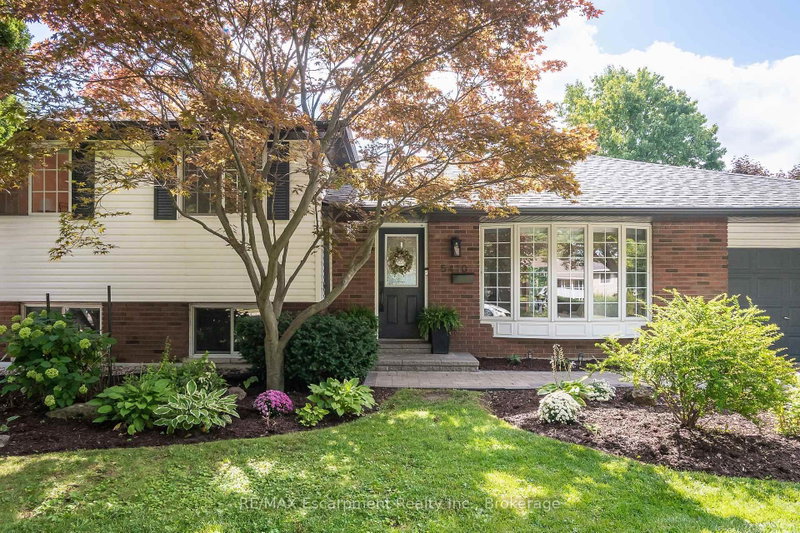 5410 Clive Crescent