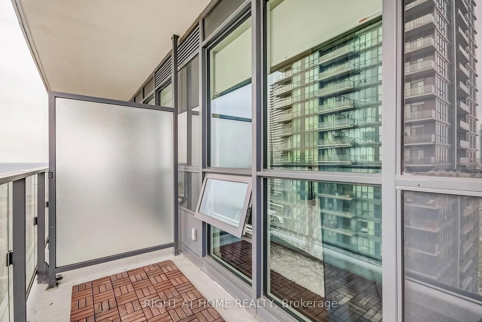 2212 Lake Shore Toronto,ON M8V 0C2 — Photo 16
