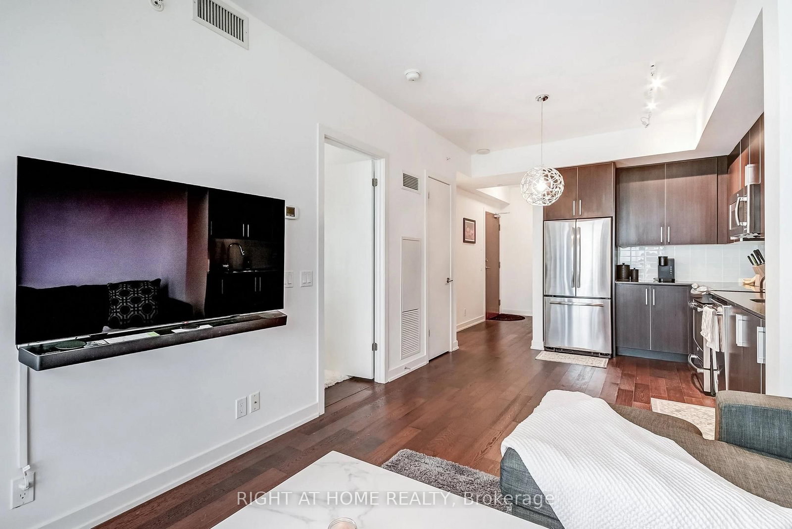 2212 Lake Shore Toronto,ON M8V 0C2 — Photo 4