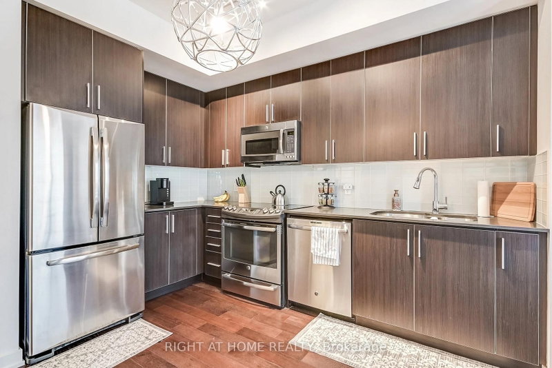 2212 Lake Shore Toronto,ON M8V 0C2 — Photo 6