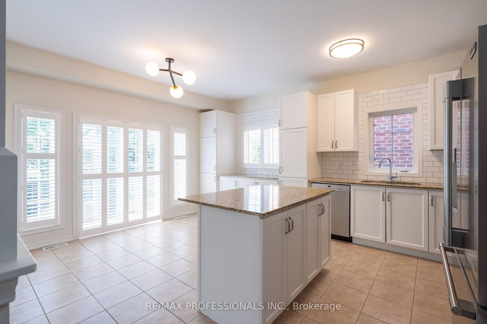 3184 Nixon Gate • Burlington, ON photo 11