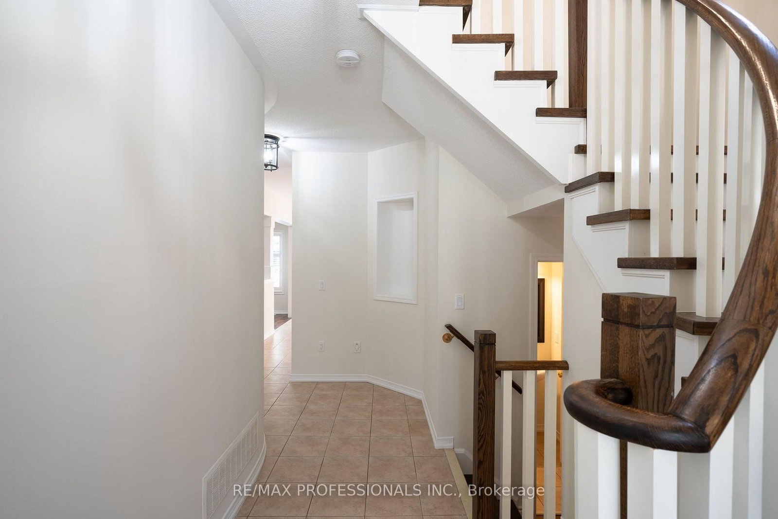 3184 Nixon Gate • Burlington, ON photo 14