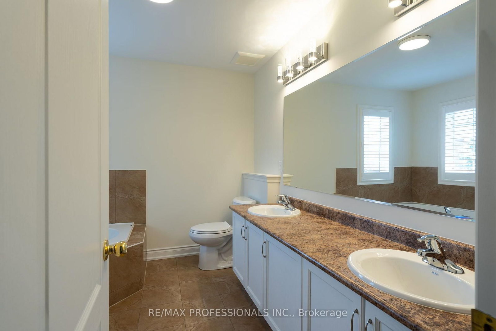 3184 Nixon Gate • Burlington, ON photo 21