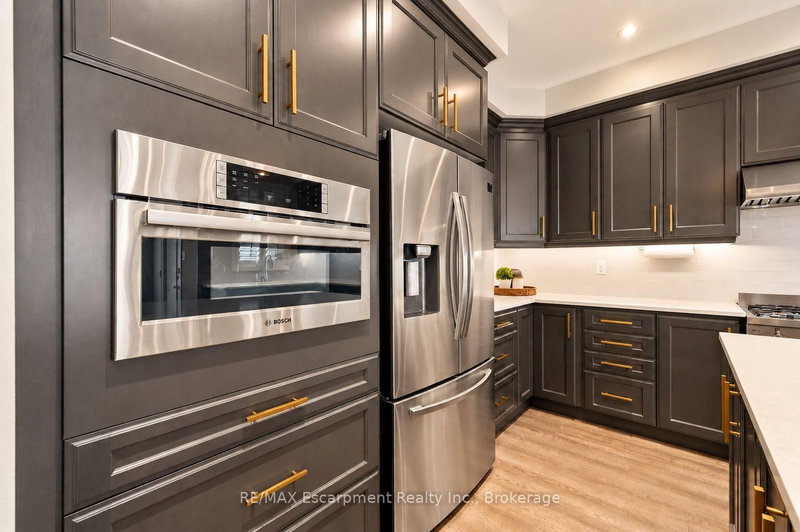 143 Threshing Mill Oakville,ON L6H 0V5 — Photo 14