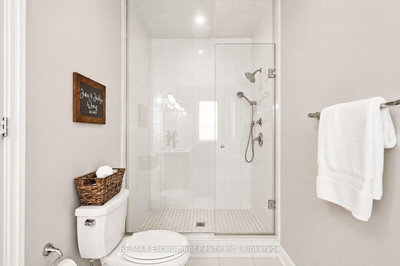 143 Threshing Mill Oakville,ON L6H 0V5 — Photo 23