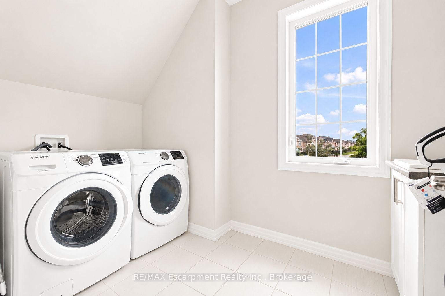 143 Threshing Mill Boulevard • Oakville, ON photo 28