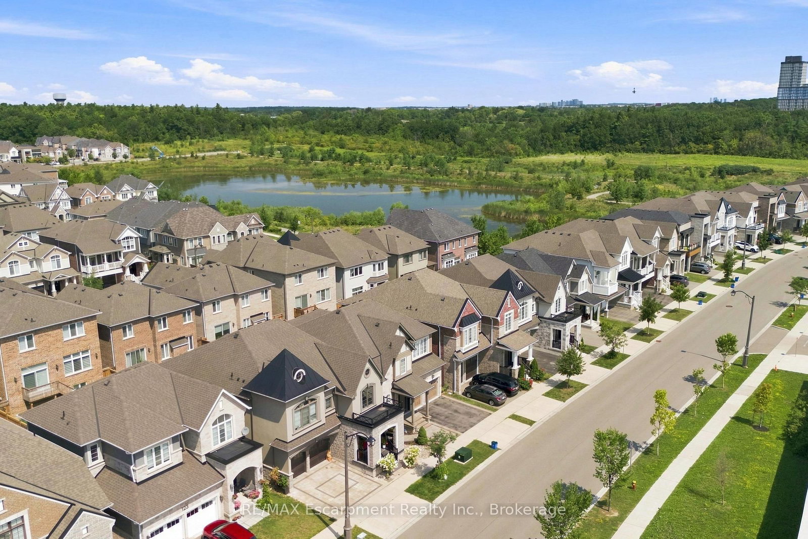 143 Threshing Mill Boulevard • Oakville, ON photo 33