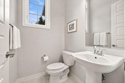 143 Threshing Mill Boulevard • Oakville, ON photo 6