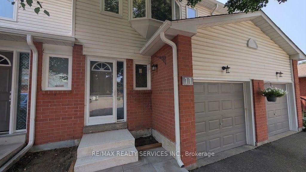 11 Beverly Lane • Halton Hills, ON photo 1