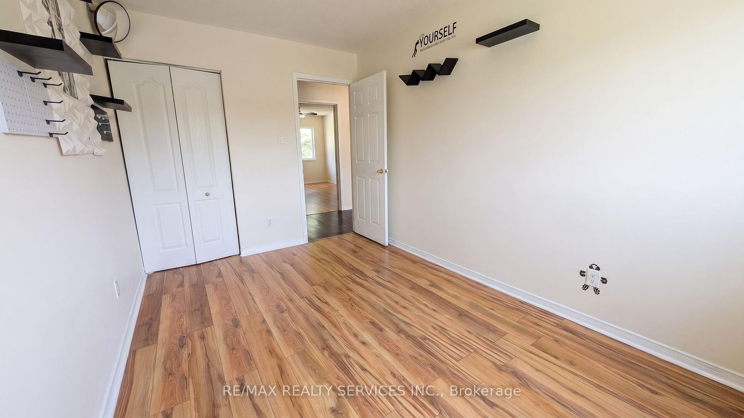 11 Beverly Lane • Halton Hills, ON photo 10