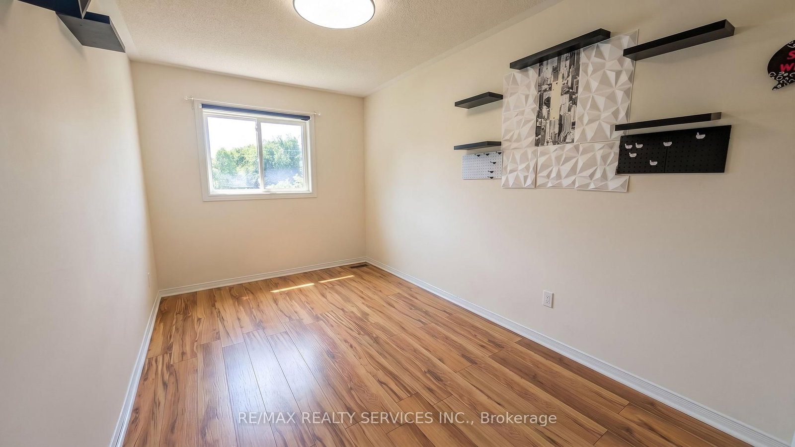 11 Beverly Lane • Halton Hills, ON photo 11