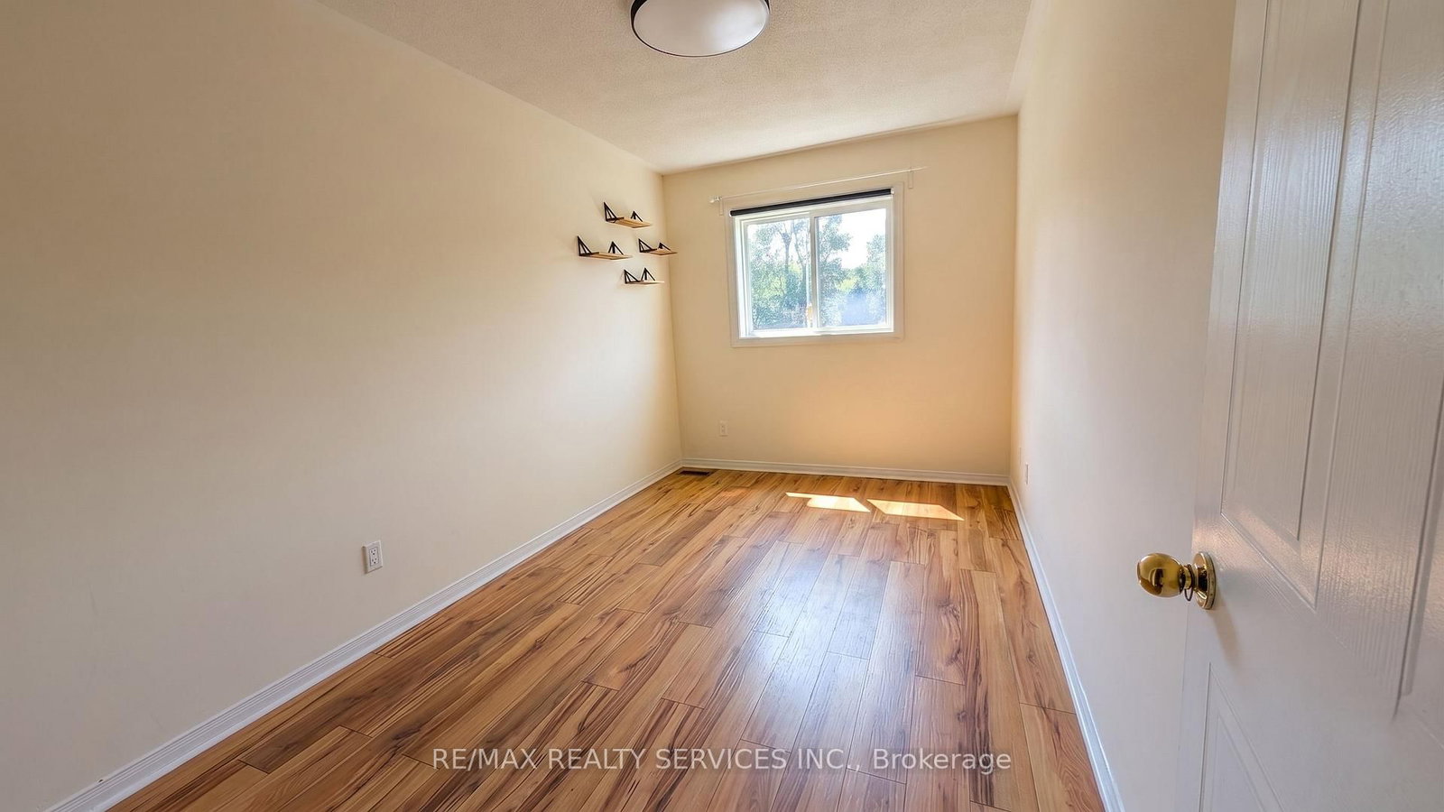 11 Beverly Lane • Halton Hills, ON photo 12
