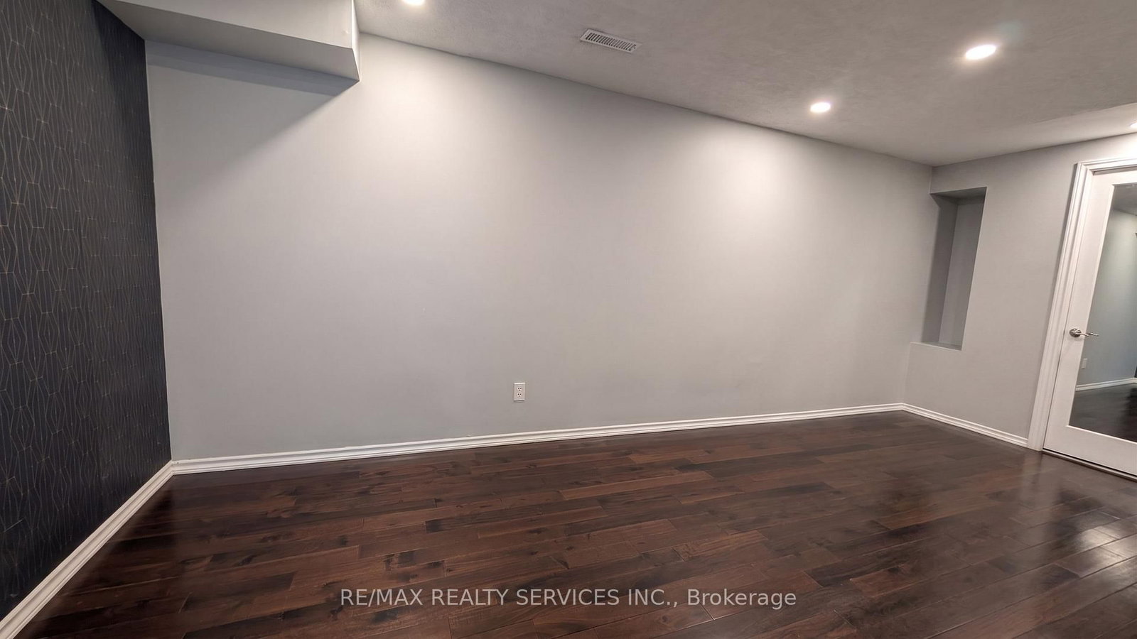 11 Beverly Lane • Halton Hills, ON photo 15