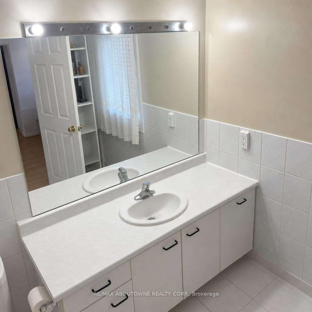 512 Chieftan Circle • Mississauga, ON photo 10
