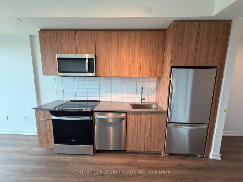 E502 - 740 Whitlock Avenue
