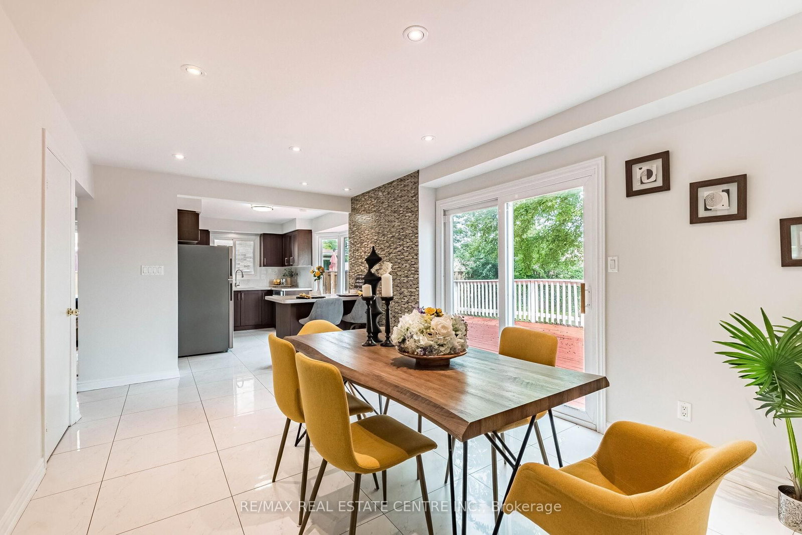 1124 Shagbark Crescent • Mississauga, ON photo 9