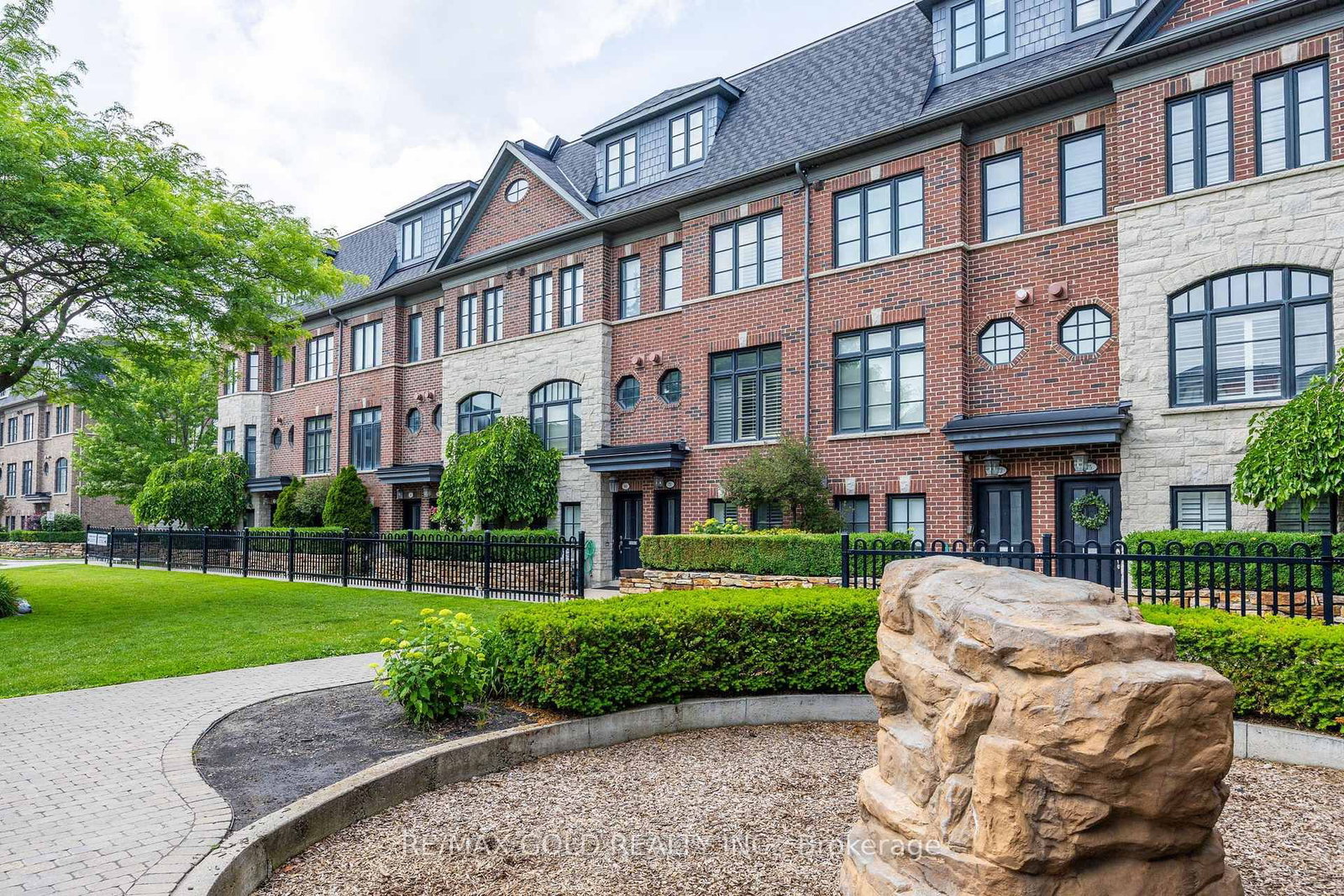 71 Cormier Heights • Toronto, ON photo 43