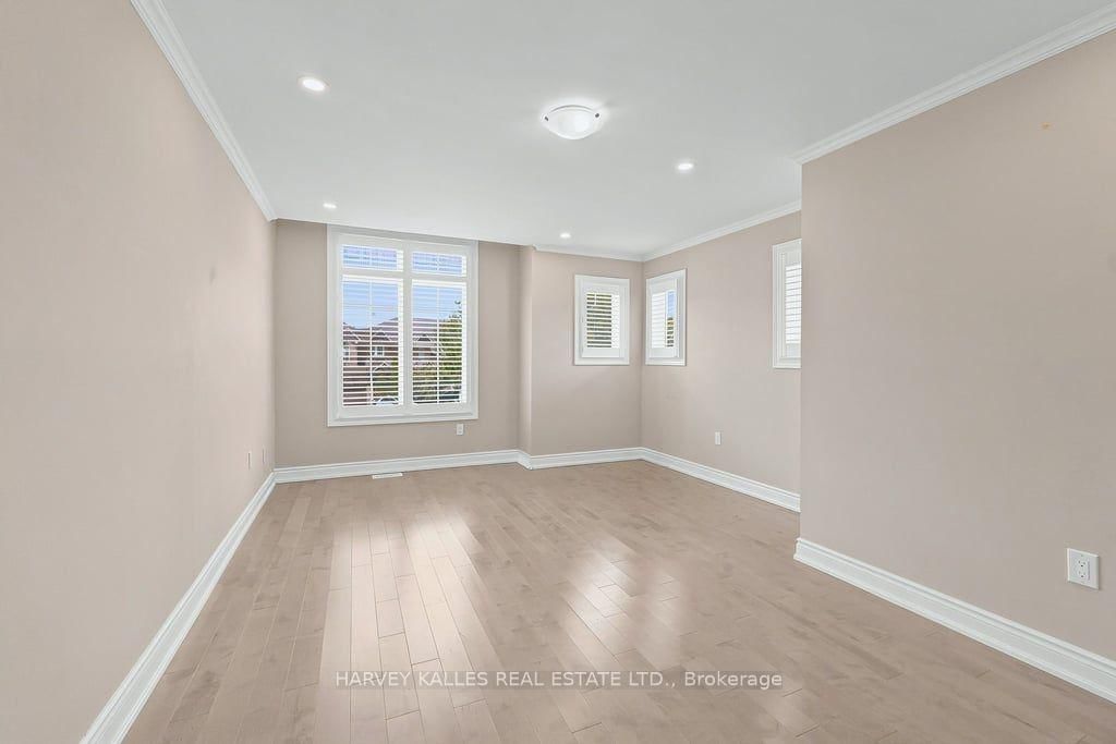 2033 Redstone Crescent • Oakville, ON photo 15