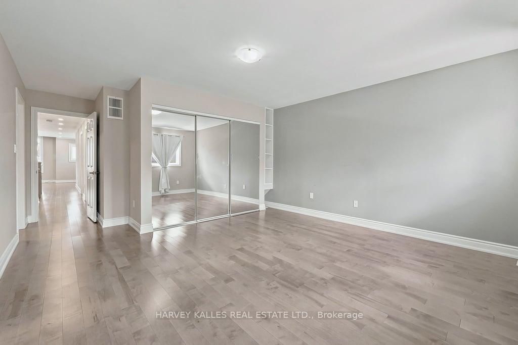 2033 Redstone Crescent • Oakville, ON photo 20