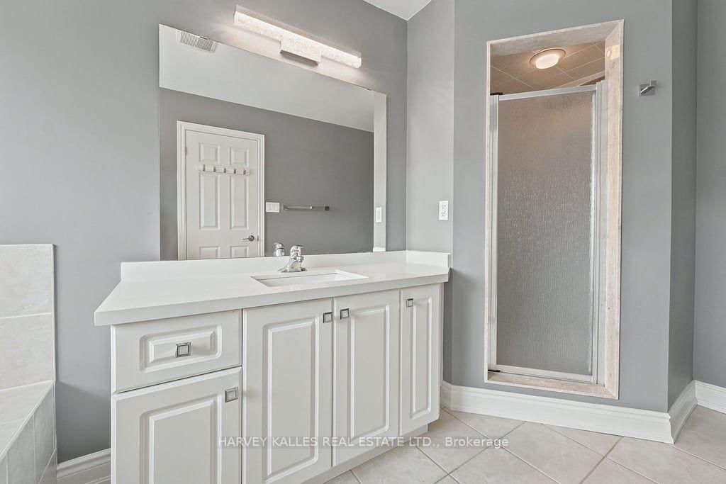 2033 Redstone Crescent • Oakville, ON photo 26