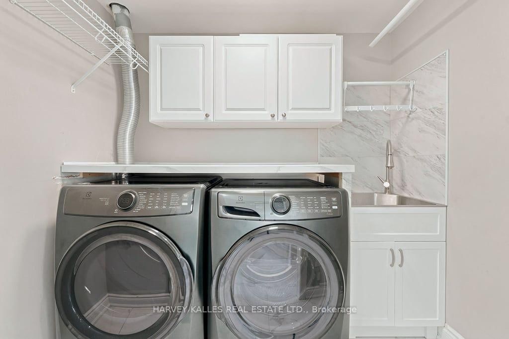 2033 Redstone Crescent • Oakville, ON photo 28