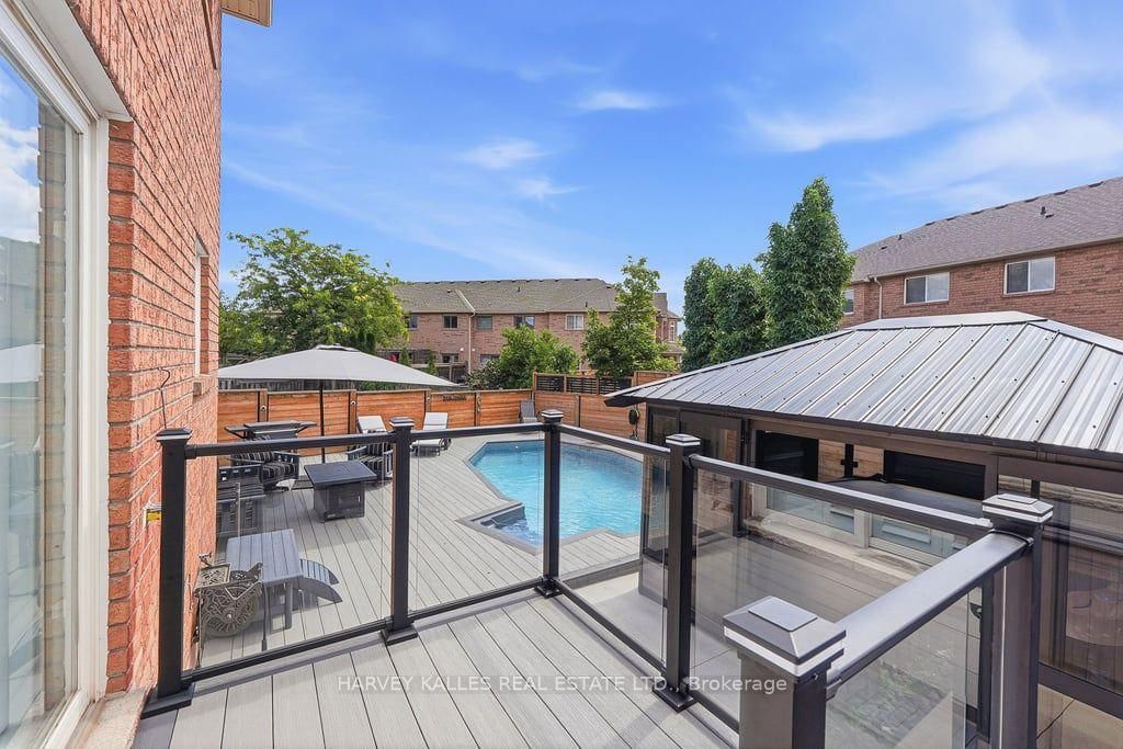 2033 Redstone Crescent • Oakville, ON photo 29