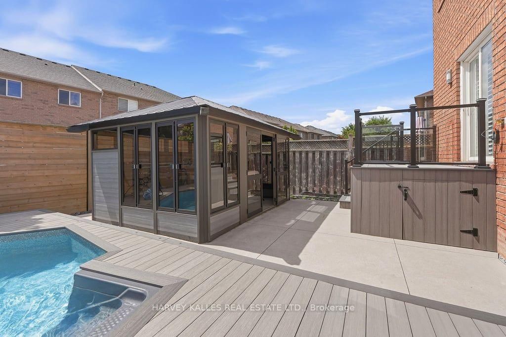 2033 Redstone Crescent • Oakville, ON photo 35